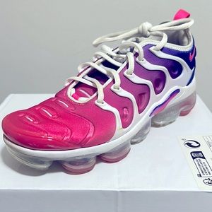 Women vapormax size 8 US